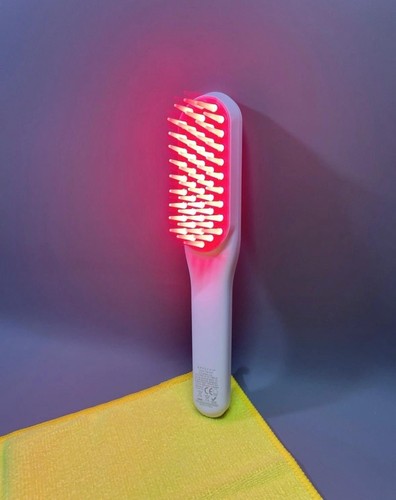 Red light hair - light, brush